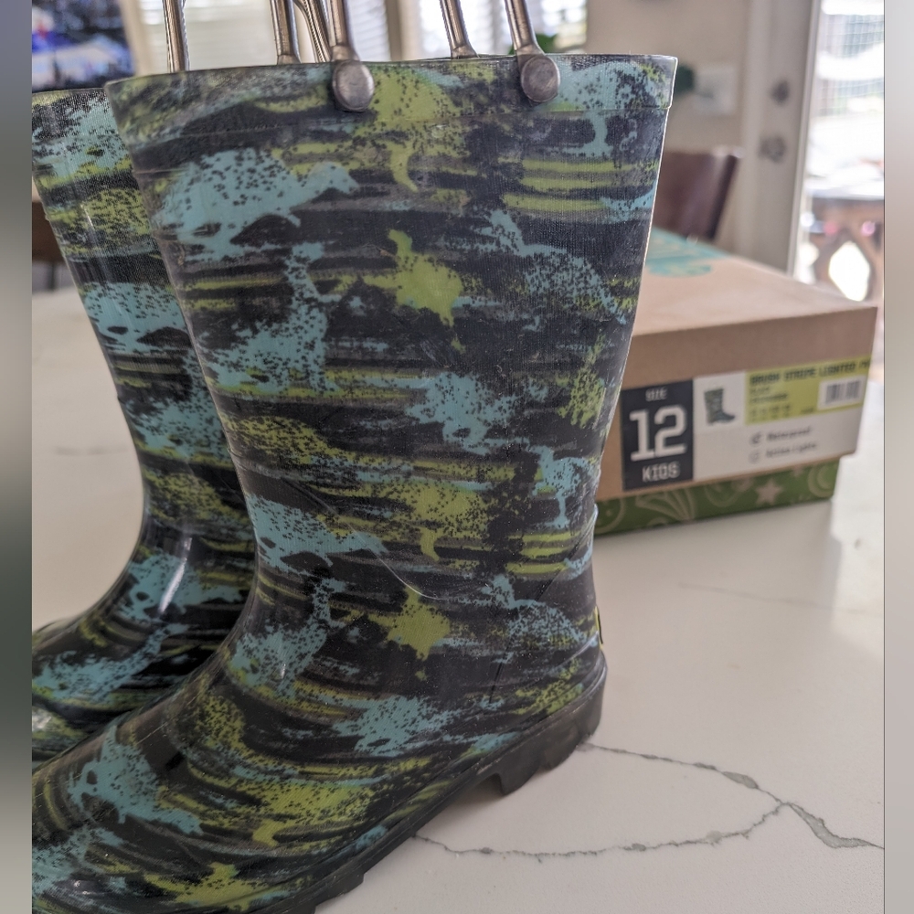 Western Chief Light Up Dinosaur Rainboots